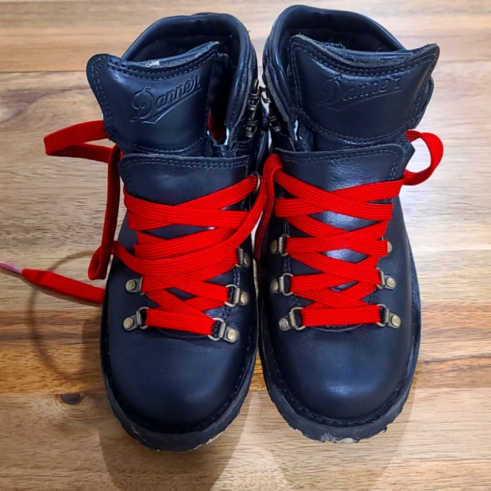 Hiking boots worn 3 times very good condition